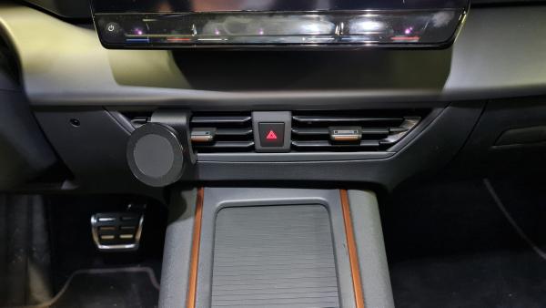 RS-Mount, fahrzeugspezifischer Handyhalter passend für Seat Cupra Born ab Baujahr 2021, Made in Germany